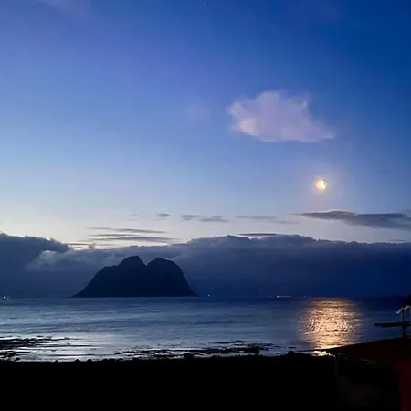 Strandhus Vaeroy